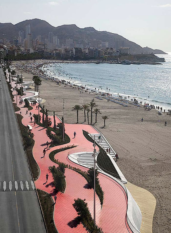 Как выглядит реконструированный западный пляж Бенидорма (Испания)