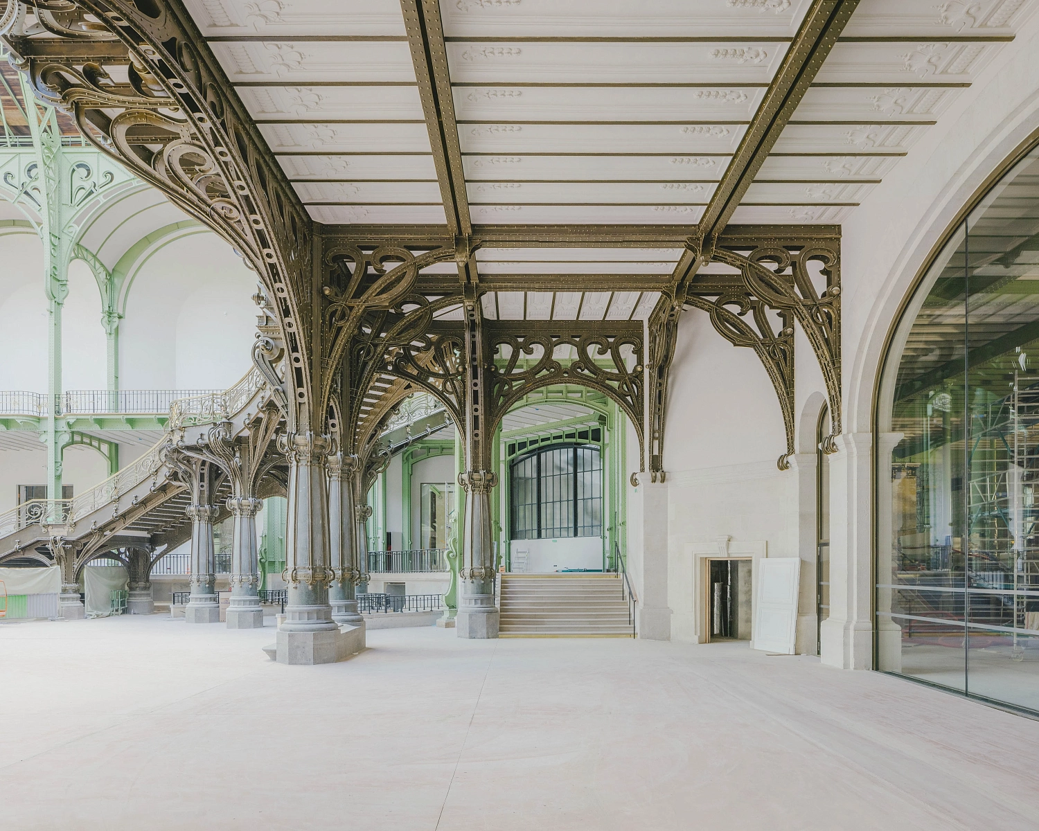 Реставрация Большого дворца в Париже