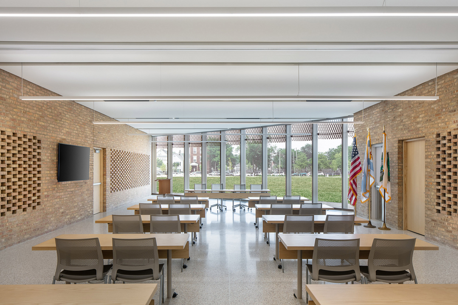 John Ronan Architects спроектировали круглое кирпичное здание для штаб-квартиры Chicago Park District